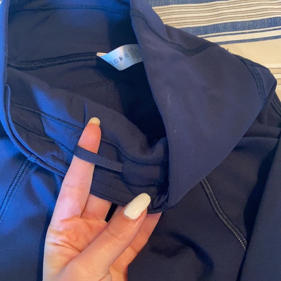 Lululemon legging - Picture 2 of 5